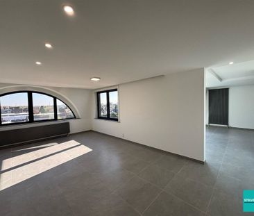 ! BEZOEKEN VOLZET ! Volledig gerenoveerd loft-appartement in het ce... - Photo 3