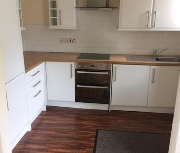 2 bedroom terraced house to rent - Photo 2