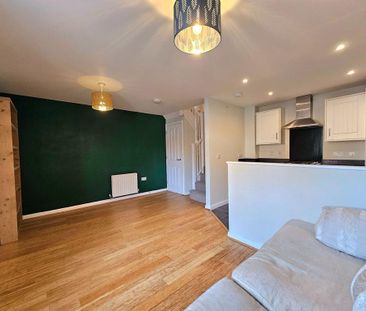 2 bedroom end of terrace house to rent - Photo 4