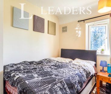 3 bedroom house to rent Hilcot Drive, Nottingham, NG8 - Photo 3