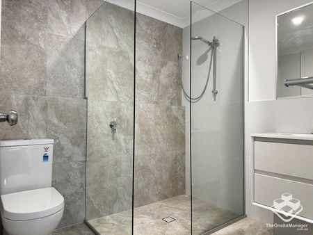 BRAND NEW ULTA MODERN LUXURY 3 BEDROOM TOWNHOUSE WITH DUCTED AIR-CON - First 2 Week Rent Free - Photo 4