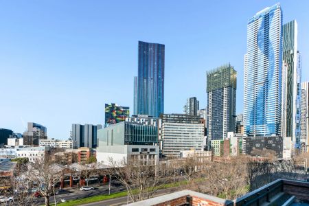 Brand-new luxury living in the heart of the city - Photo 4