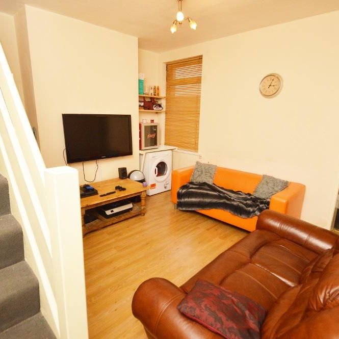 4 bedroom detached house to rent - Photo 1
