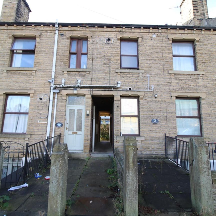 Yew Green Road, Lockwood, Huddersfield - Photo 1