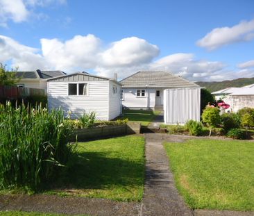 Family Living in Wainuiomata! - Photo 4