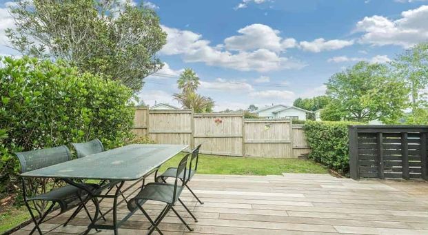 2BR House - Photo 1