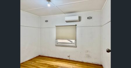 LOCATION LOCATION - Photo 4