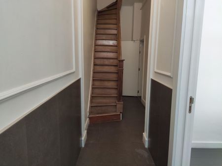Gemeubelde studentenkamer met badkamer op toplocatie! - Photo 4