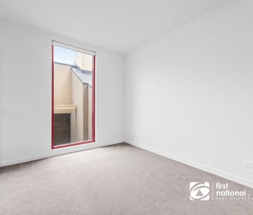 Inner City Lifestyle Convenience - Photo 2