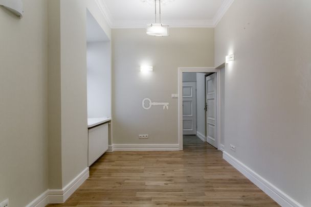 93 m2 | Biuro w kamienicy | 5 pokoi - Zdjęcie 1