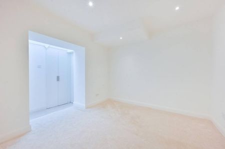 3 bedroom flat to rent - Photo 3