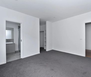 Modern Living, Generous Space & Everyday Comfort - Photo 3