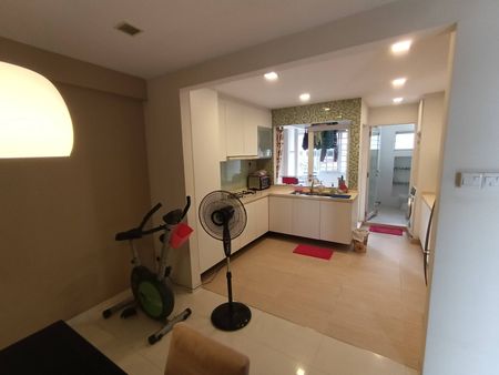 2 Bedroom HDB_FIVE_ROOM at Queenstown - Photo 4