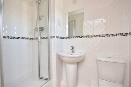 St Stephens Court, Maritime Quarter, SA1 1SA, Swansea - Photo 4