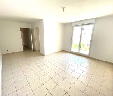 Location Appartement 3 pièces 63m² - Photo 3