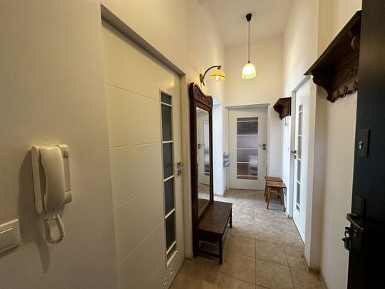 Mieszkanie na wynajem 3 pokoje na długi termin - Photo 1