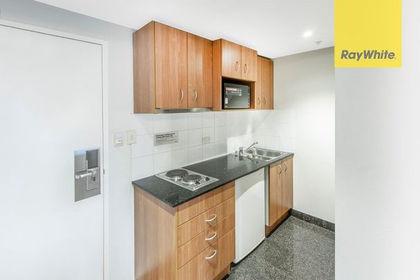 Prime Location, Fully Furnished Apartment: Your Ideal Home Awaits - Photo 1