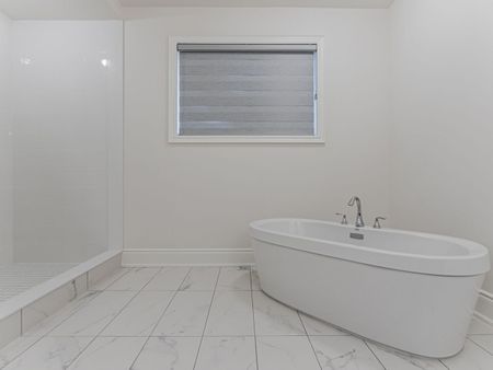 For Lease - 21 James Walker Avenue, Caledon, Ontario - Photo 3