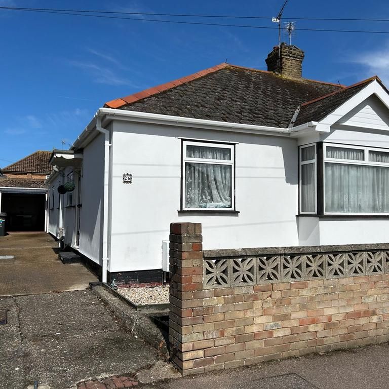 2 bedroom bungalow to rent - Photo 1