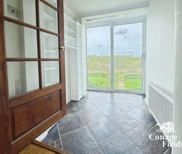 4 bedroom end of terrace house to rent - Photo 1