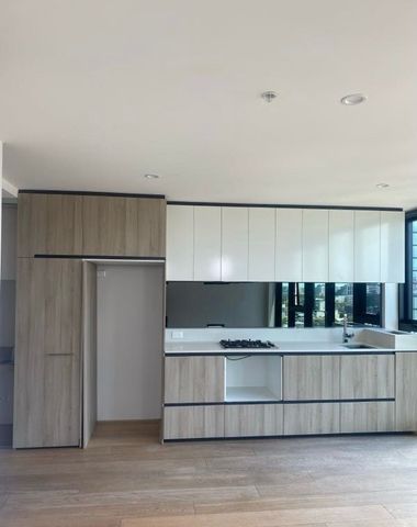 Stunning 2 Bedroom Apartment - East Facing! - Photo 5