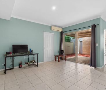 YES PLEASE! - Photo 1