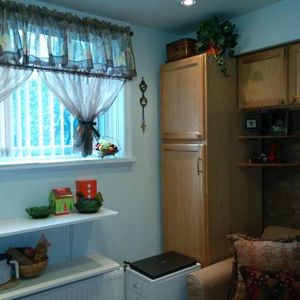 Small Batchelor w Bath&Kitchinette $700 Humber-Lakeshore - Photo 2