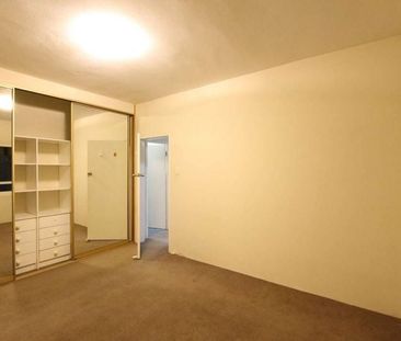 NORTH SYDNEY 2 BEDROOM APARTMENT | Unfurnished - Photo 5