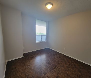 For Lease - 1535 Lakeshore Road Unit# 907, Mississauga, Ontario - Photo 3