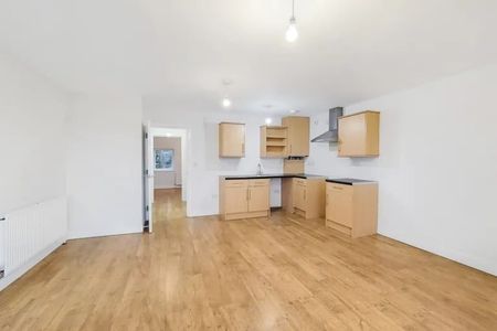 1 Bed Flat, Newham Way, E6 - Photo 4