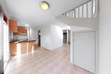 Bright & Fresh 2-Bedroom House in the Heart of Brunswick - Photo 5