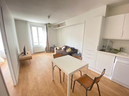 Location Appartement 3 pièces 49m² - Photo 2