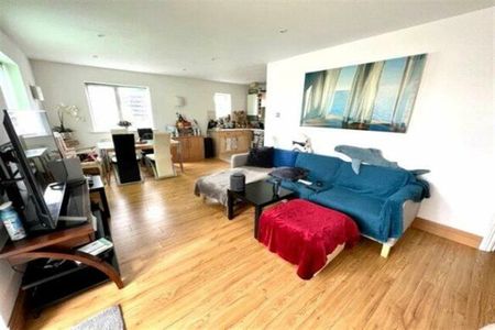 Pacific Close, SO14 - Photo 2