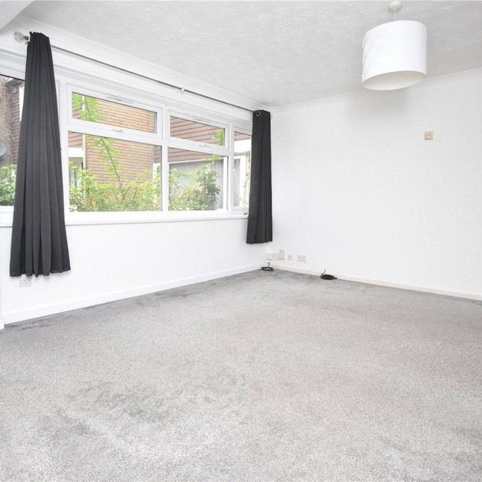 2 bedroom end of terrace house to rent - Photo 1