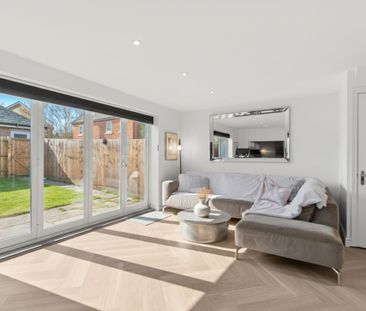 Roding Drive, CM6, Dunmow - Photo 1