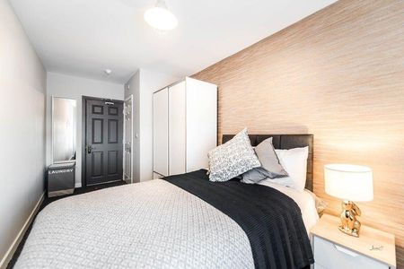 1 bedroom in a house share to rent - Photo 4