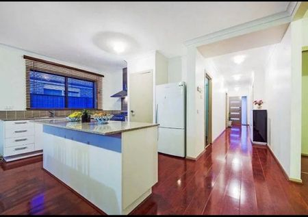 Tarneit - Photo 2