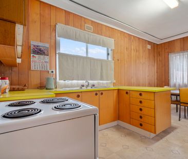 NEAT 2 BEDROOM HOME - Photo 6