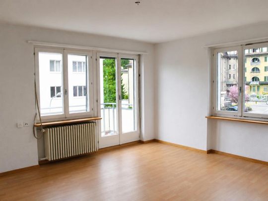 Geräumige 4-Zimmer-Wohnung an ruhiger und gut erschlossener Lage - Foto 1