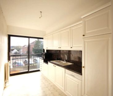 Gunstig gelegen appartement met 2 slaapkamers en een autostaanplaats - Photo 4