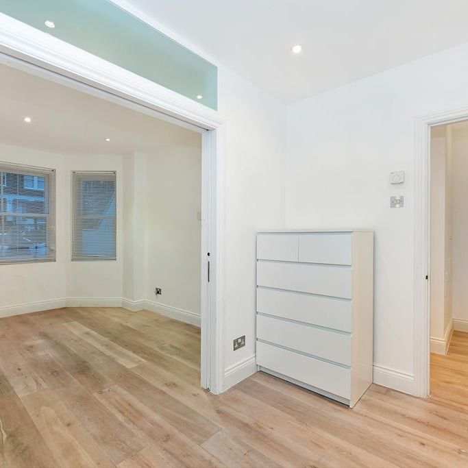 4 bedroom flat to rent - Photo 1