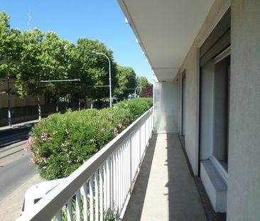 Location Appartement 4 pièces 81m² MONTPELLIER 34000 - Photo 5