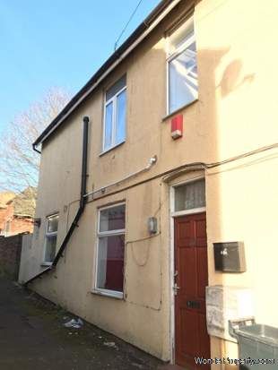 1 bedroom property to rent in Dudley - Photo 4