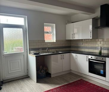 Room in a Shared Flat, Abbeydale Road, S7 - Photo 3