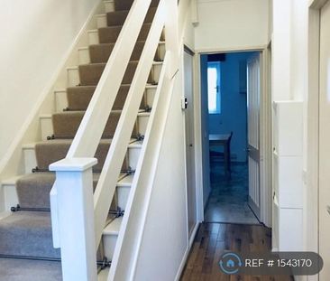 2 bedroom maisonette to rent - Photo 4