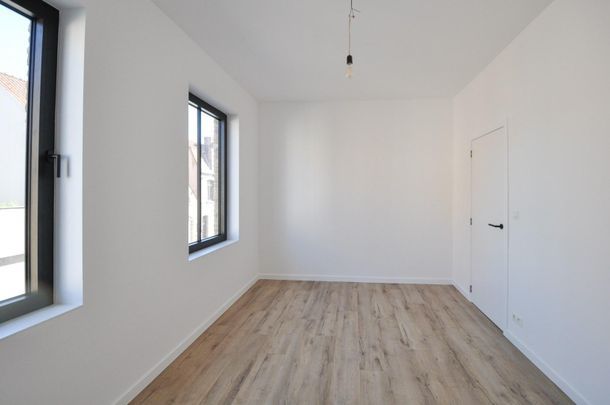 Gerenoveerde woning met 3 slaapkamers te Kristus-Koning - Photo 1