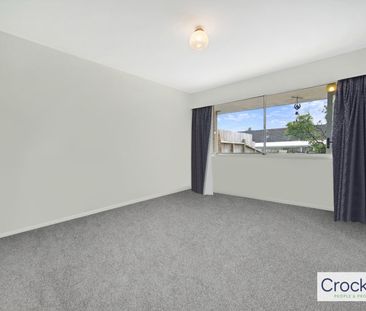 Two Bedroom One Bathroom In Tidy Unit Privately Appointed - Photo 4