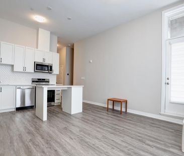 For Lease - 3265 Carding Mill Trail Unit# 101, Oakville, Ontario - Photo 5