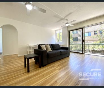 Renovated Auchenflower unit - Partly Furnished! - Photo 5