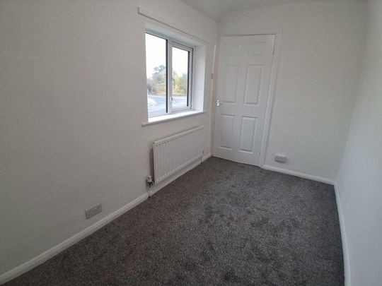 3 bedroom end of terrace house to rent - Photo 1